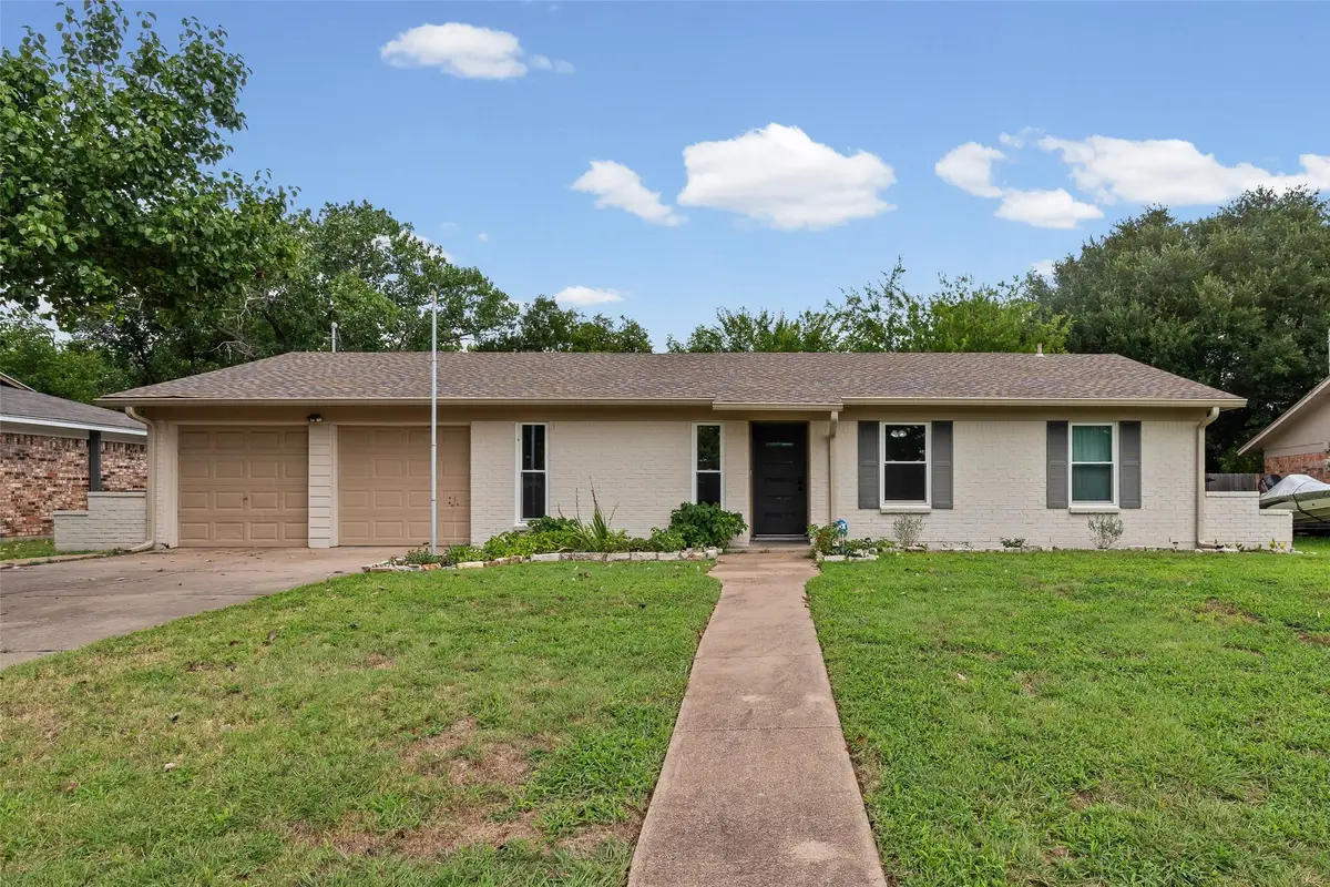 1005 Keller Avenue, Benbrook, TX 76126 - #1