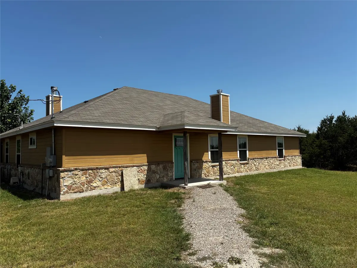 23748 N Us Highway 281, Lampasas, TX 76550 - #1