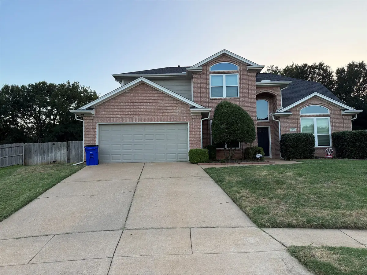 901 Tennison Drive, Euless, TX 76039 - #1