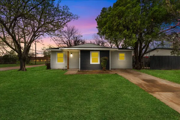 3744 S Hughes Avenue, Fort Worth, TX 76119