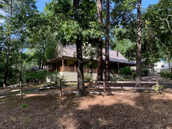860 Wildwood Trail, Holly Lake Ranch, TX 75765