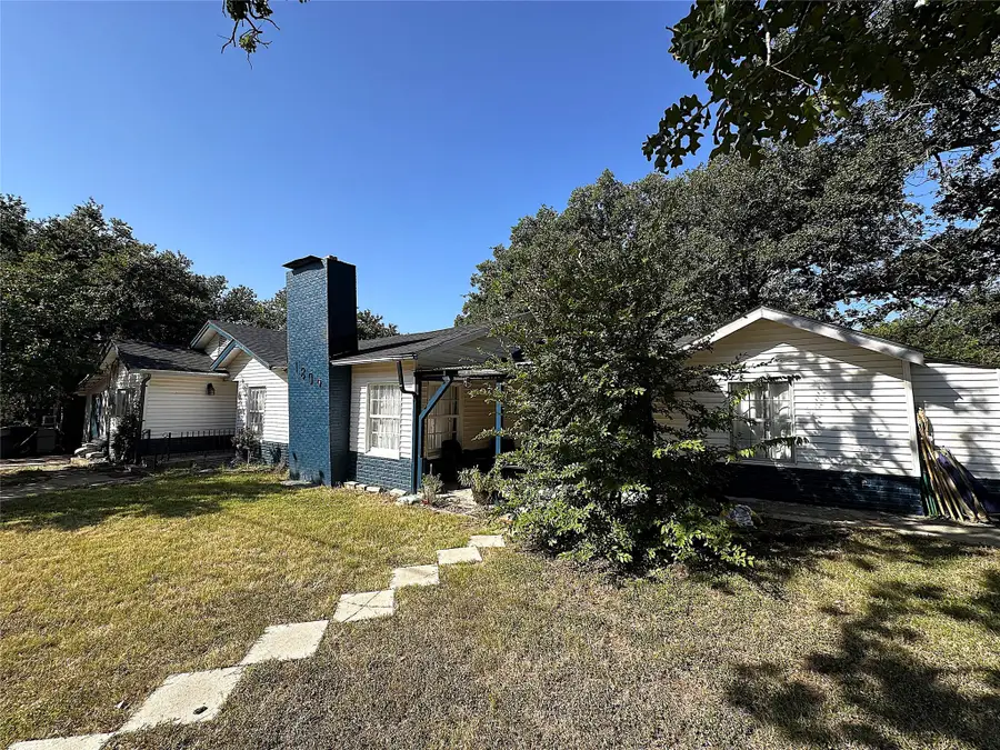1809 12th Street, Brownwood, TX 76801 - #2