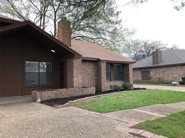 208 E Denton Drive, Euless, TX 76039