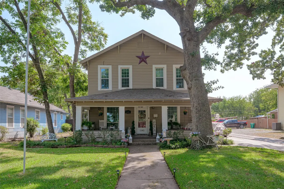 1305 S Crockett Street, Sherman, TX 75090 - #1