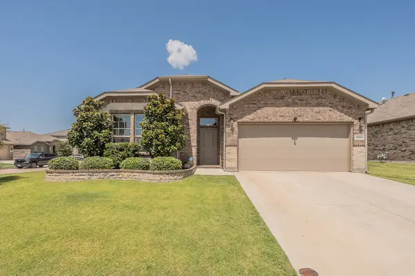 15901 Charing Cross Drive, Fort Worth, TX 76247