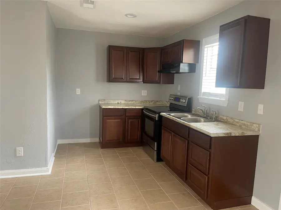304 Front Street, Pottsboro, TX 75076 - #2