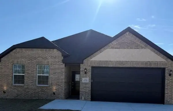750 Section House Road, Ennis, TX 75119