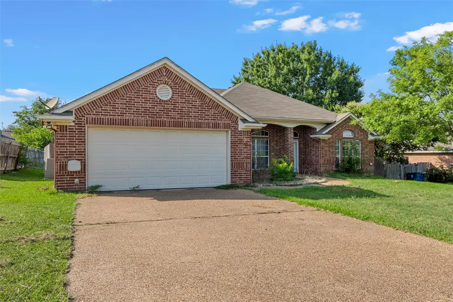 608 Pebble Creek Drive, Hewitt, TX 76643 - #2