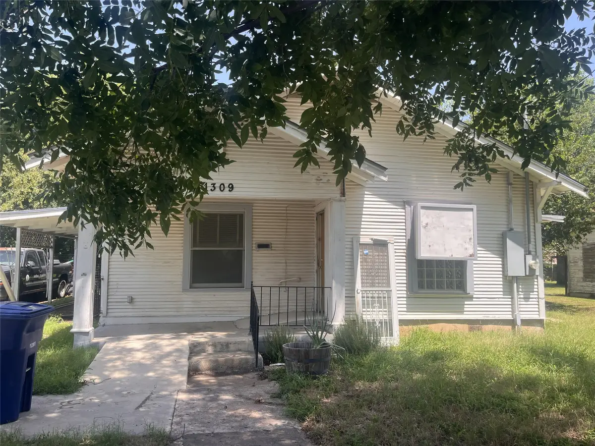 1309 Avenue J, Brownwood, TX 76801 - #1