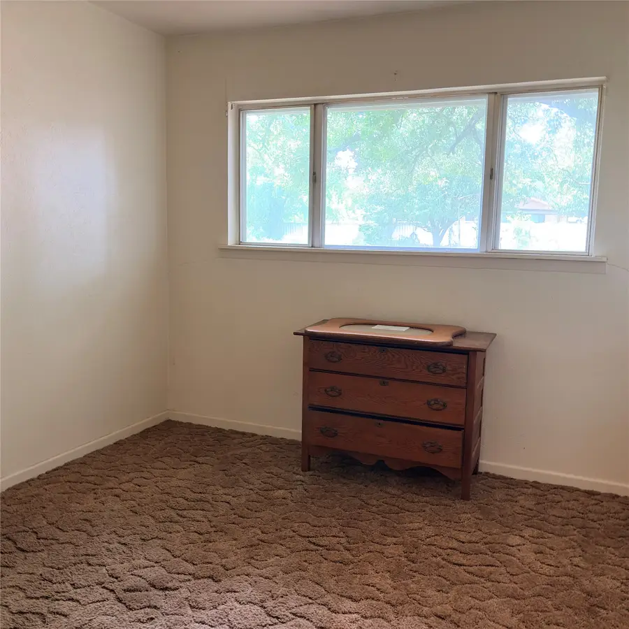 3103 N Oak Avenue, Mineral Wells, TX 76067 - #3