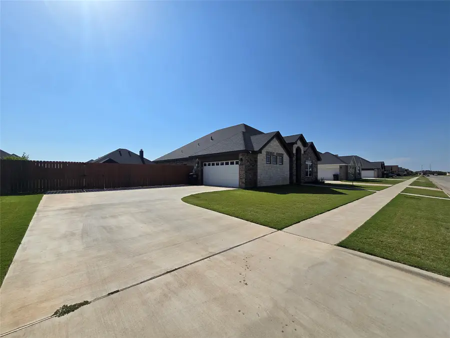 6818 Red Yucca Road, Abilene, TX 79606 - #2