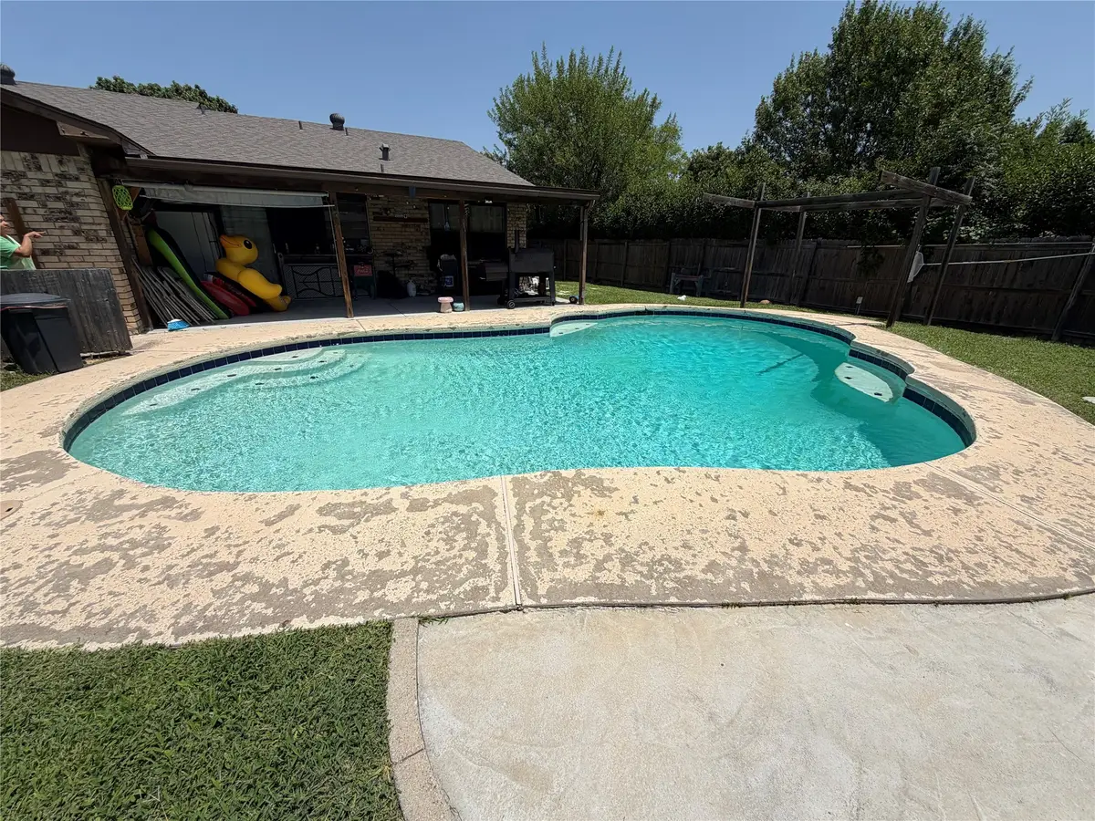 413 Hemlock Drive, Grand Prairie, TX 75052 - #1