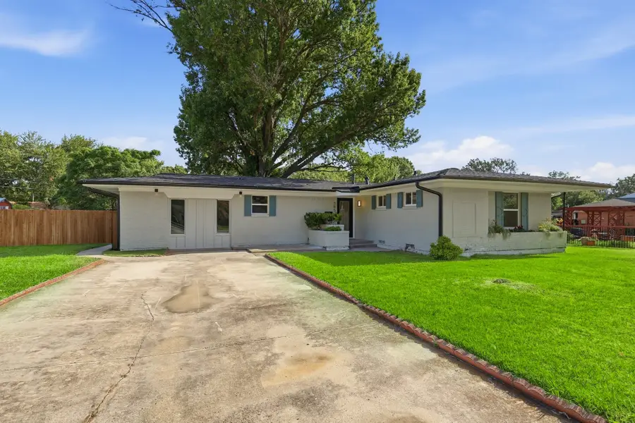 385 Crockett, Lewisville, TX 75057 - #2