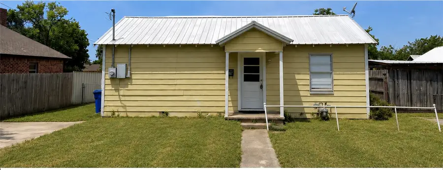 1502 S College Avenue, Decatur, TX 76234 - #2