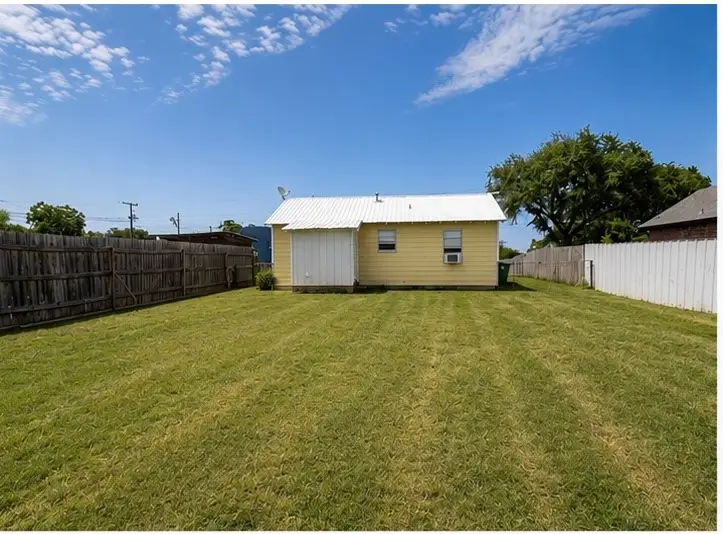 1502 S College Avenue, Decatur, TX 76234 - #3