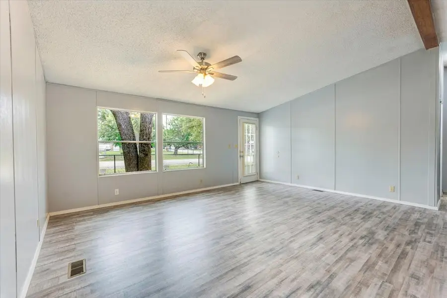 2316 SW 4th Avenue, Mineral Wells, TX 76067 - #3
