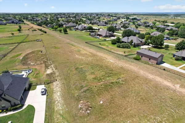 1212 Meredith Creek Lane, Fort Worth, TX 76179