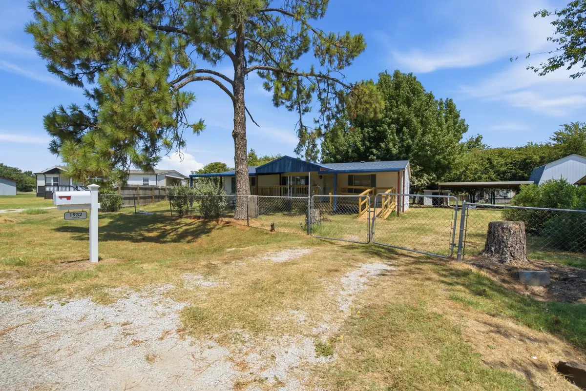 1932 Gale Drive, Pelican Bay, TX 76020 - #1