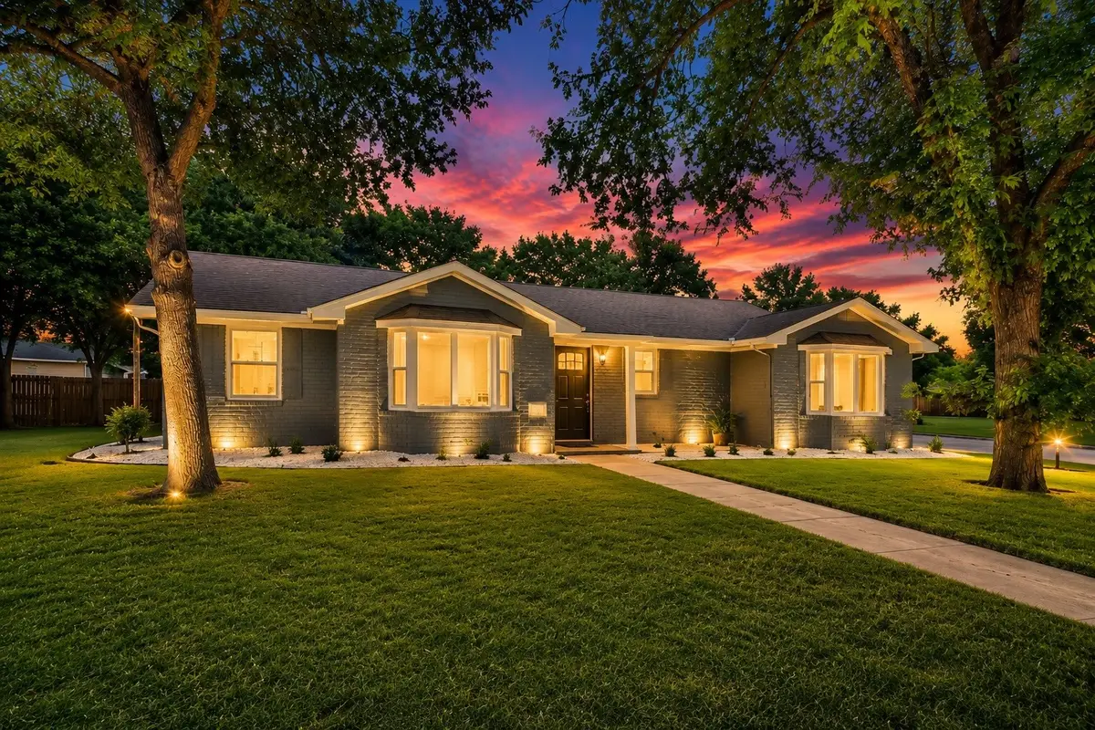 702 Austrian Road, Grand Prairie, TX 75050 - #1