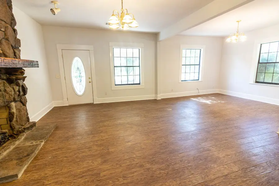801 S Sutton Street, Mabank, TX 75147 - #3