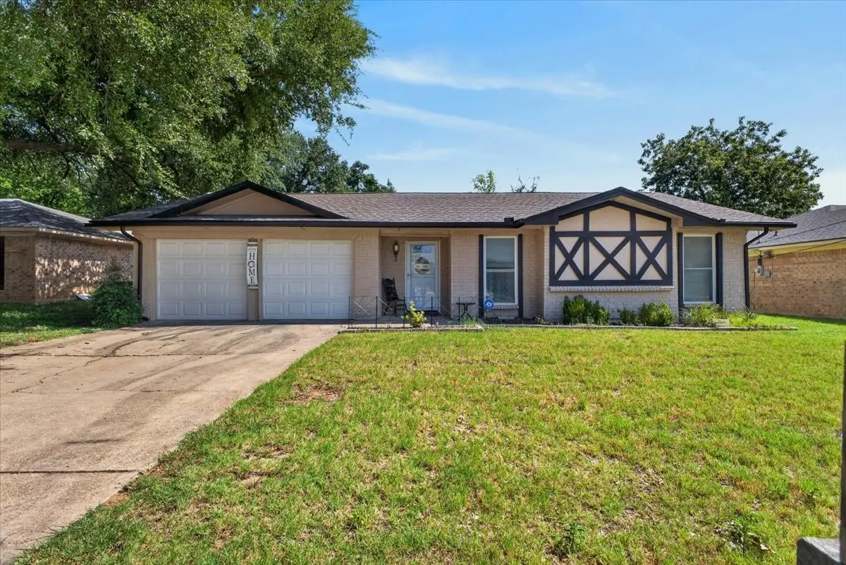 523 Lynnewood Avenue, Burleson, TX 76028 - #1