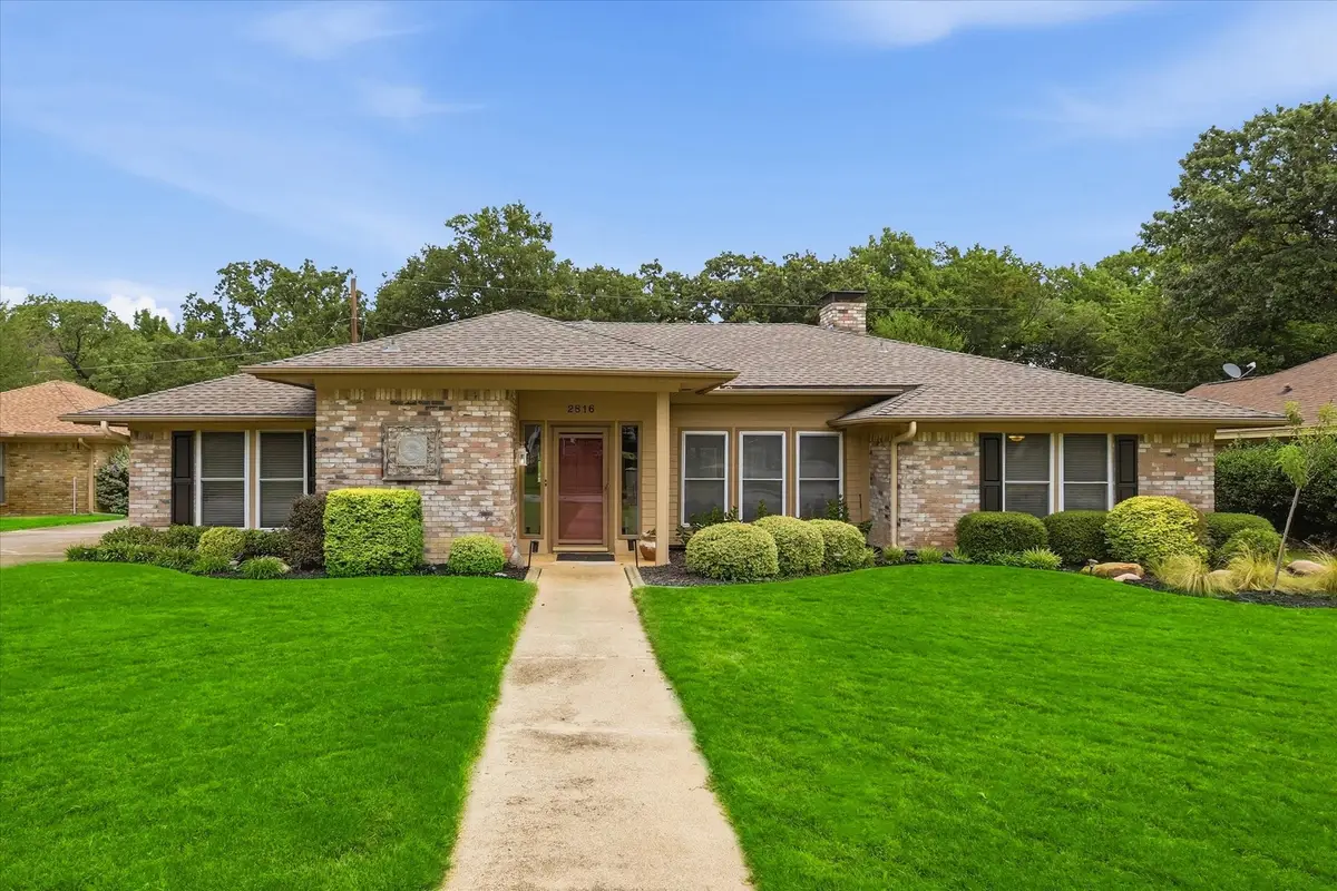 2816 N Creekwood Drive, Grapevine, TX 76051 - #1
