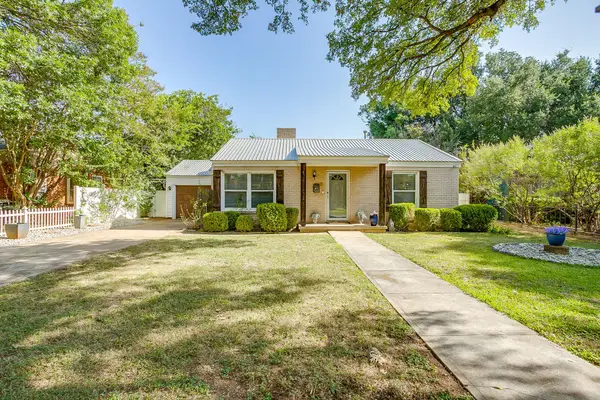 6404 Malvey Avenue, Fort Worth, TX 76116