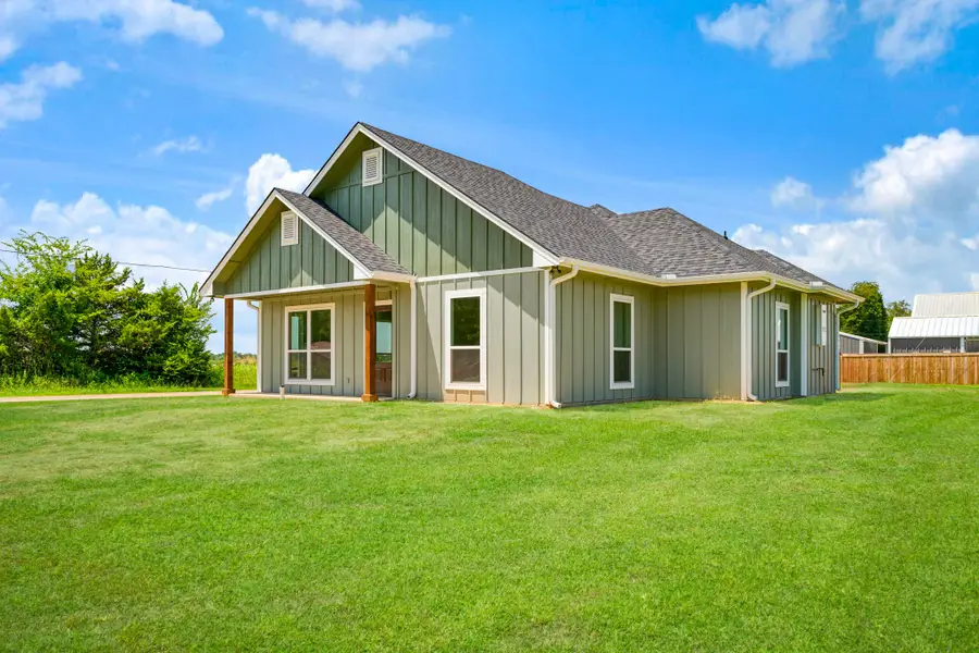 705 Daniel Street, Blossom, TX 75416 - #3