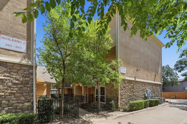 3111 Cedarplaza Lane #103, Dallas, TX 75235
