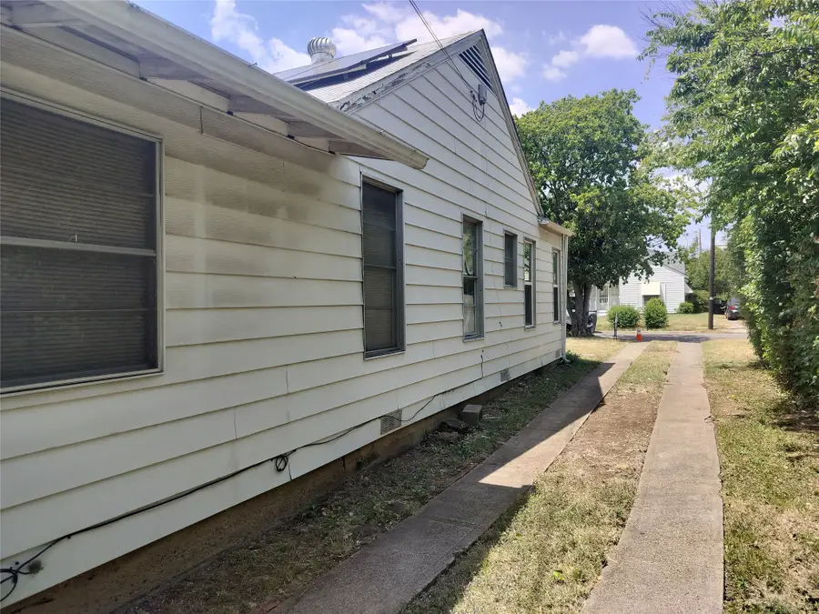4726 Cowan Avenue, Dallas, TX 75209 - #2
