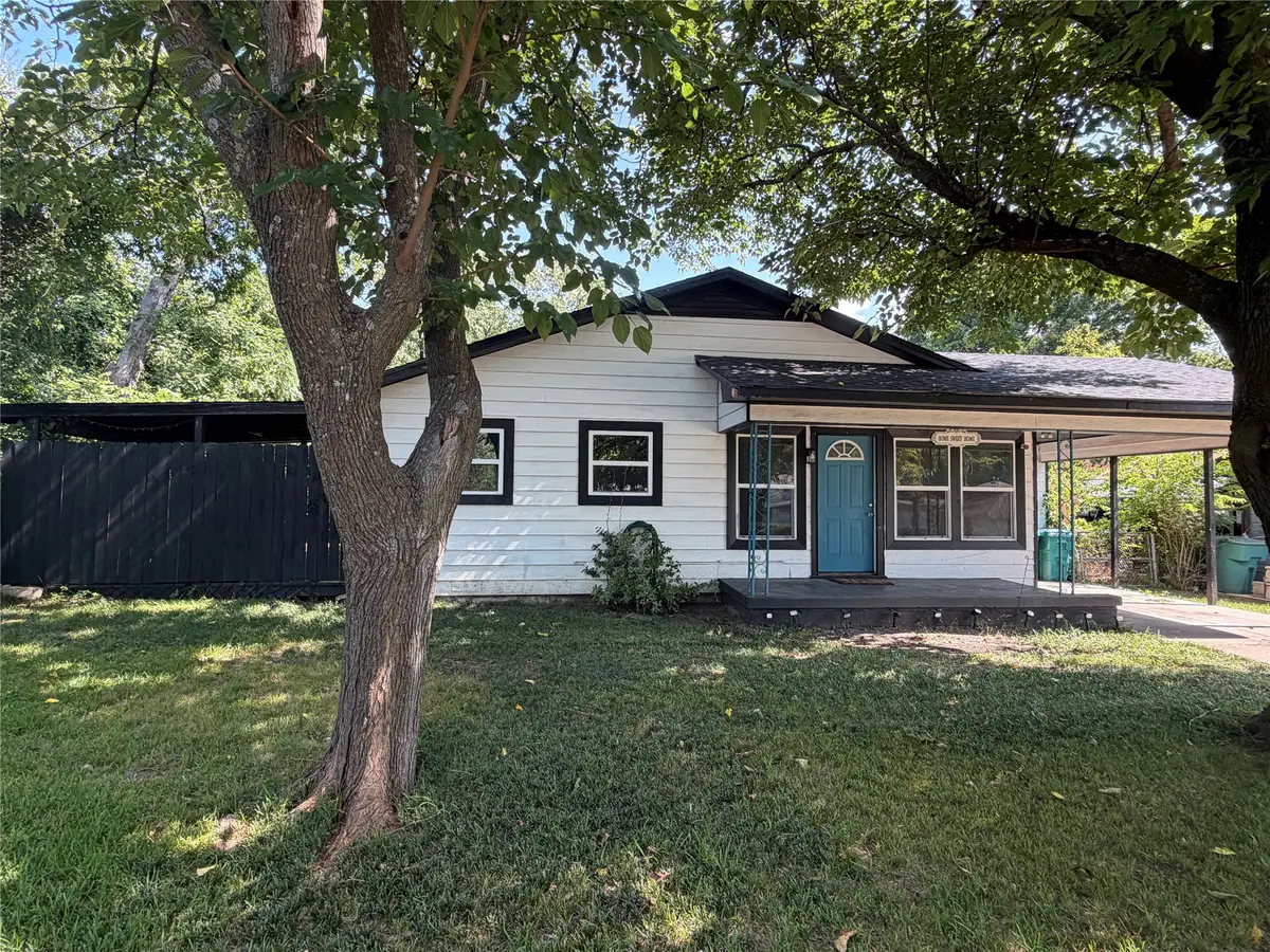2028 E Jones Street, Sherman, TX 75090 - #1
