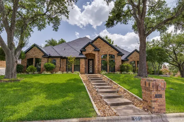 501 Green Meadow Street N, Colleyville, TX 76034