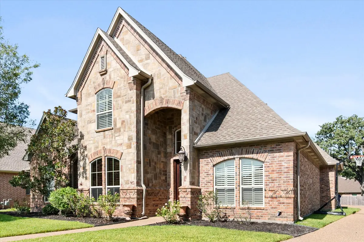2808 Country Club Road, Pantego, TX 76013 - #1