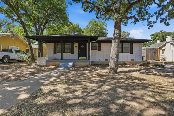 2321 Honeysuckle Avenue, Fort Worth, TX 76111