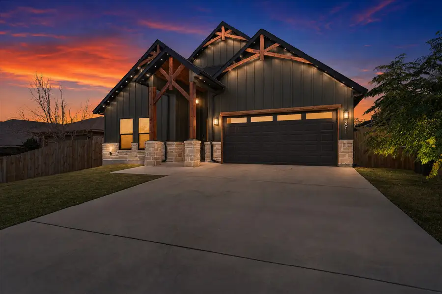 2911 NW 30th Street, Fort Worth, TX 76106 - #2