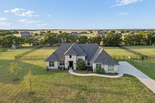 330 Waterview Drive, Gunter, TX 75058