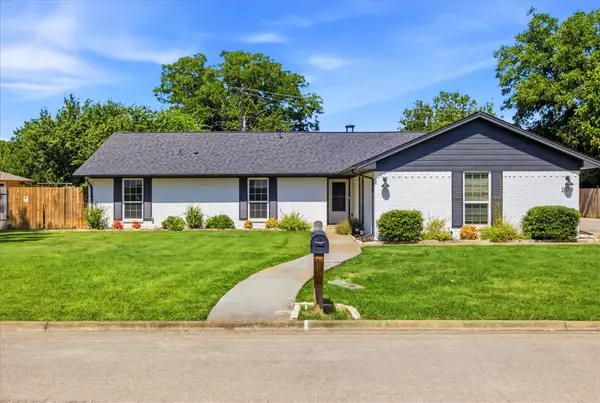 209 Diane Drive, Sanger, TX 76266