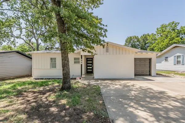 748 W Redbud Drive, Hurst, TX 76053