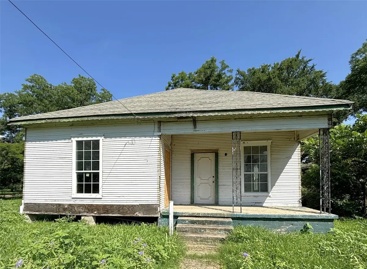 1002 E Calhoun Avenue, Waco, TX 76704 - #1