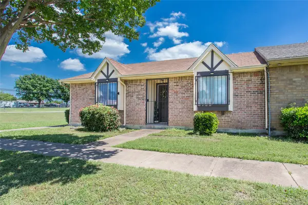 33 E Townhouse Lane #30, Grand Prairie, TX 75052