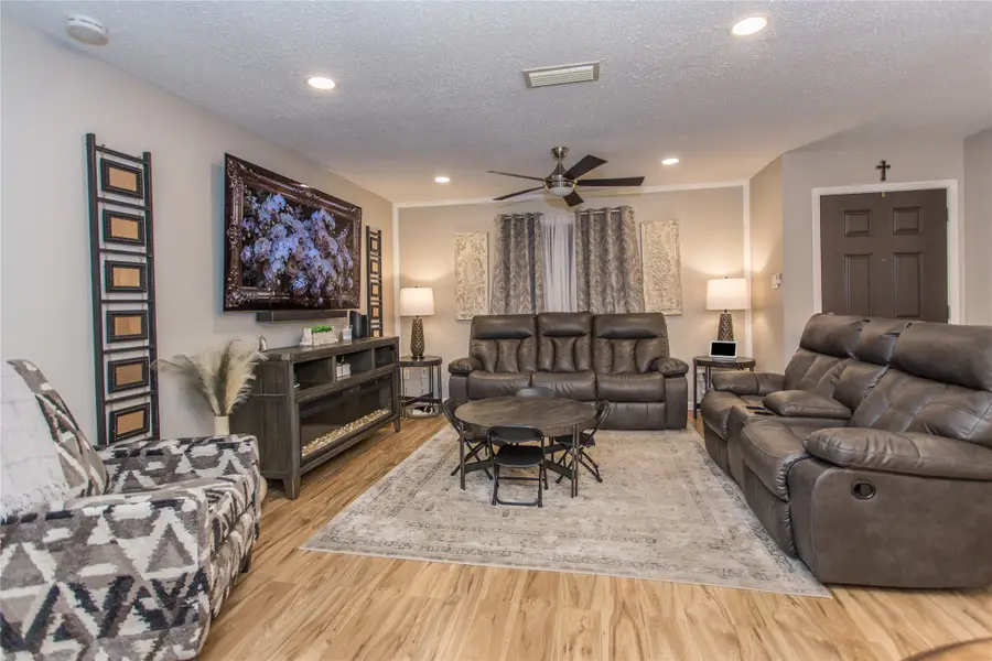 33 E Townhouse Lane #30, Grand Prairie, TX 75052 - #3
