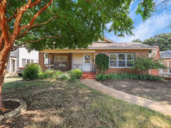 1119 W Walker Street, Denison, TX 75020