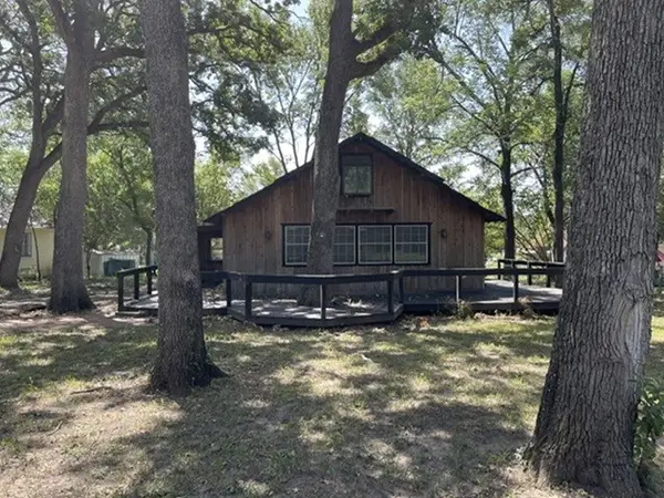 139 Littlefield Drive, Point, TX 75472