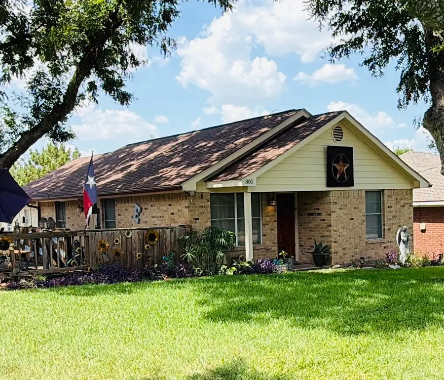 301 E Mimosa Street, Crandall, TX 75114 - #2