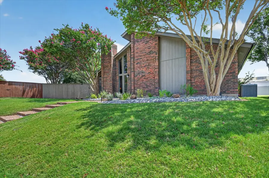 1019 Ridgeview Circle, Carrollton, TX 75007 - #2