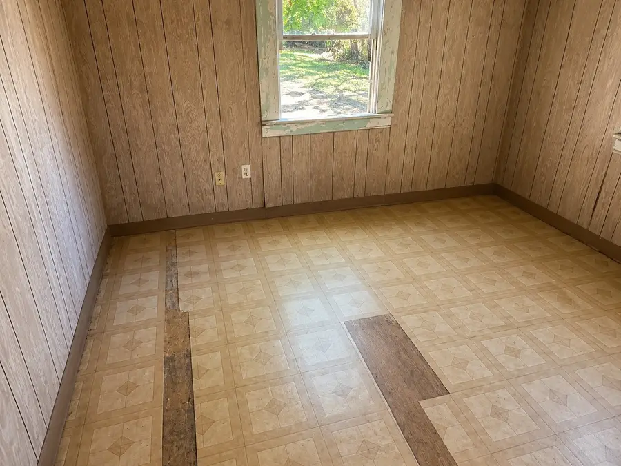 1204 N 8th Street, Wichita Falls, TX 76306 - #3