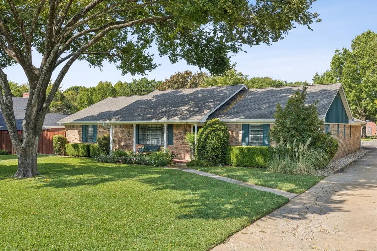 137 Southwood Drive, Lancaster, TX 75146 - #1