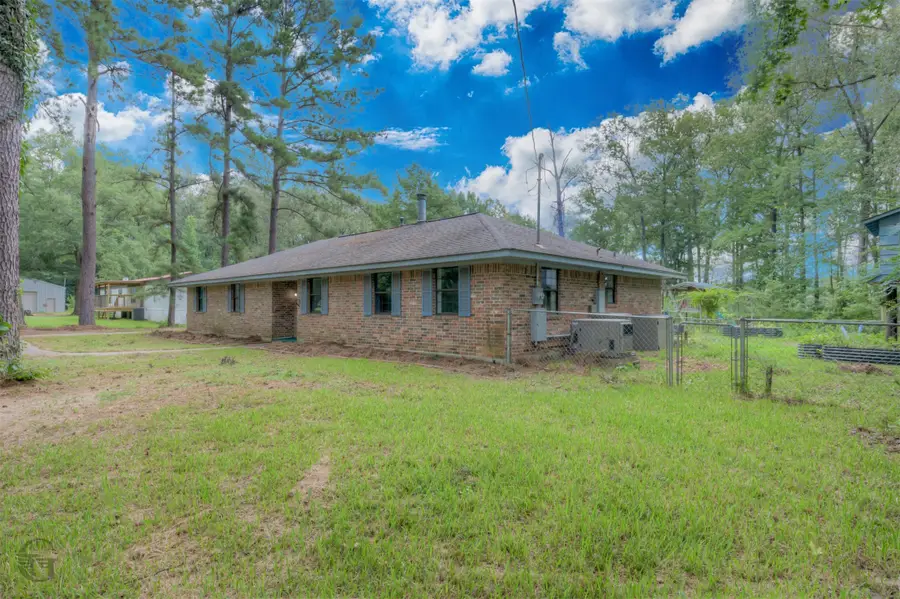 220 E Cloverleaf Drive, Haughton, LA 71037 - #3