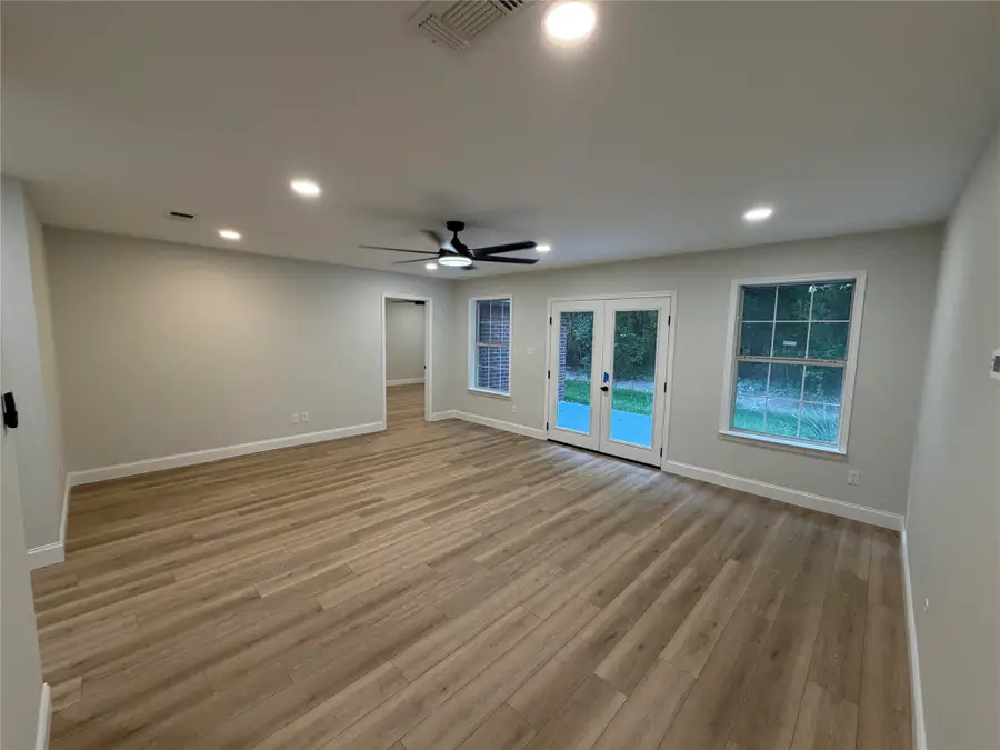 105 E Foggle Street, Athens, TX 75751 - #2