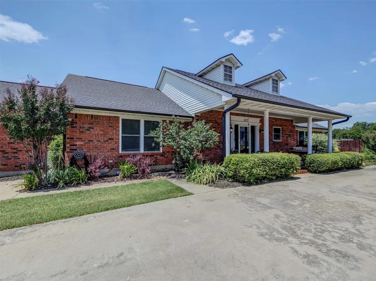 405 N Wickham Street, Alvord, TX 76225 - #1